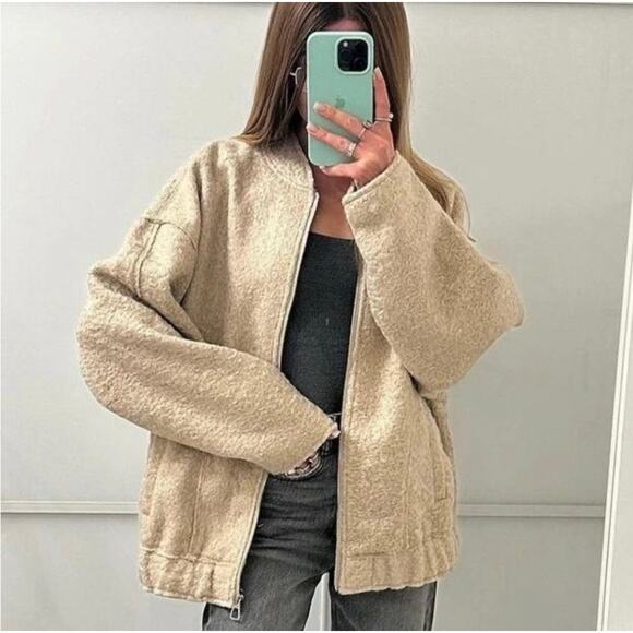 ZARA BLOGGER FAVORITE OVERSIZED BOUCLE BOMBER - Picture 2 of 13